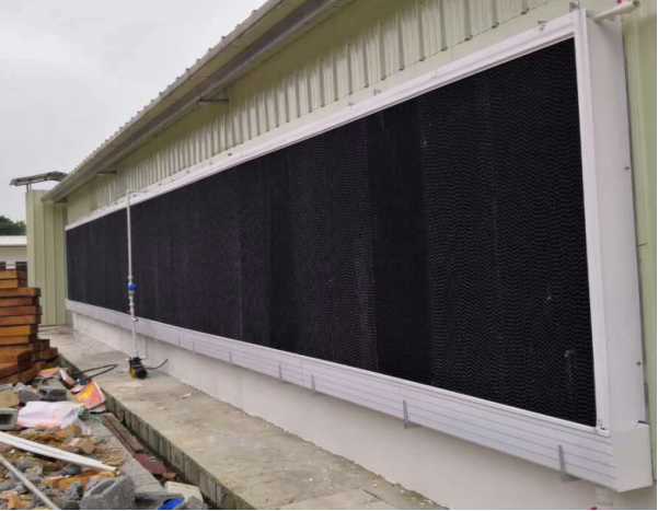 High Efficiency Evaporative Cooling Pad System Corrosion Resistant Kraft Paper Cooling Wall for Poultry Livestock House